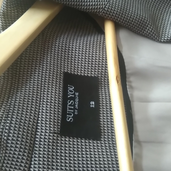 Suits You by Jacqui E Houndstooth pattern suit skirt AU 14 and jacket AU 12 - Picture 2 of 10